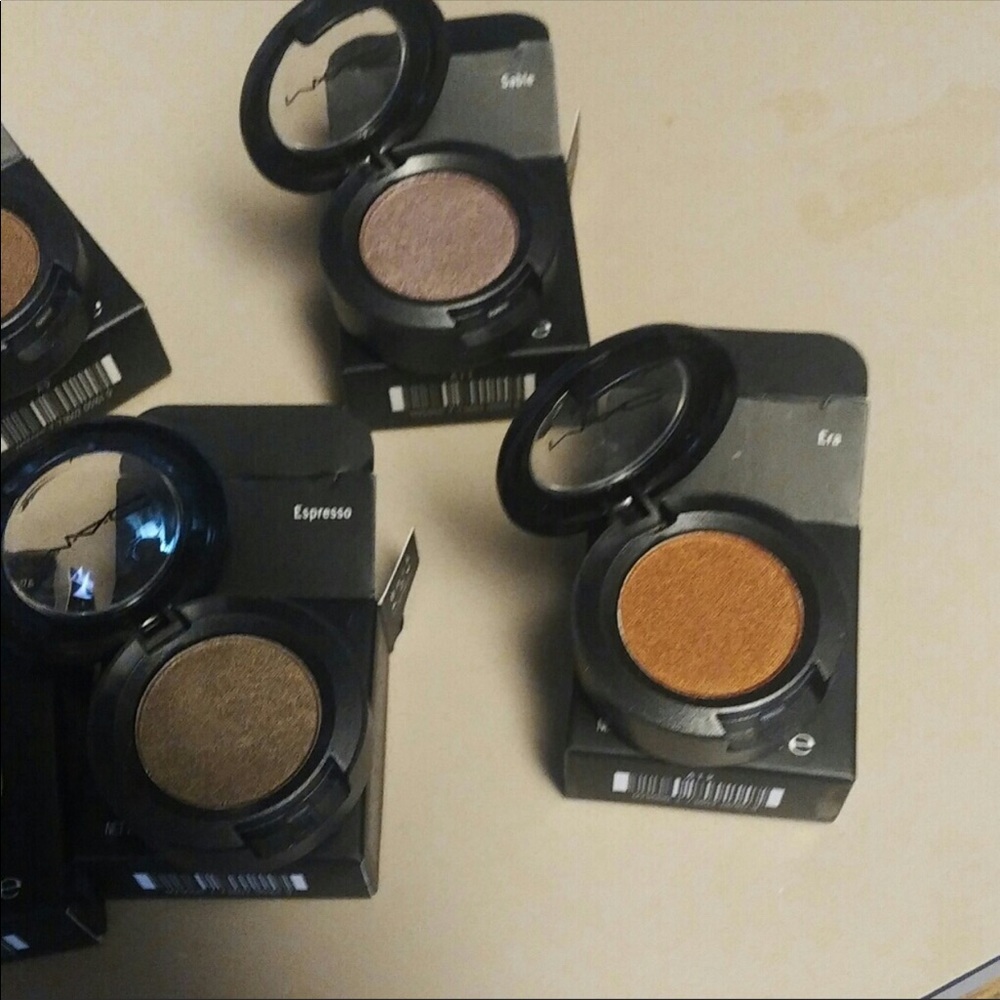 MAC Cosmetics - Picture 6 of 8